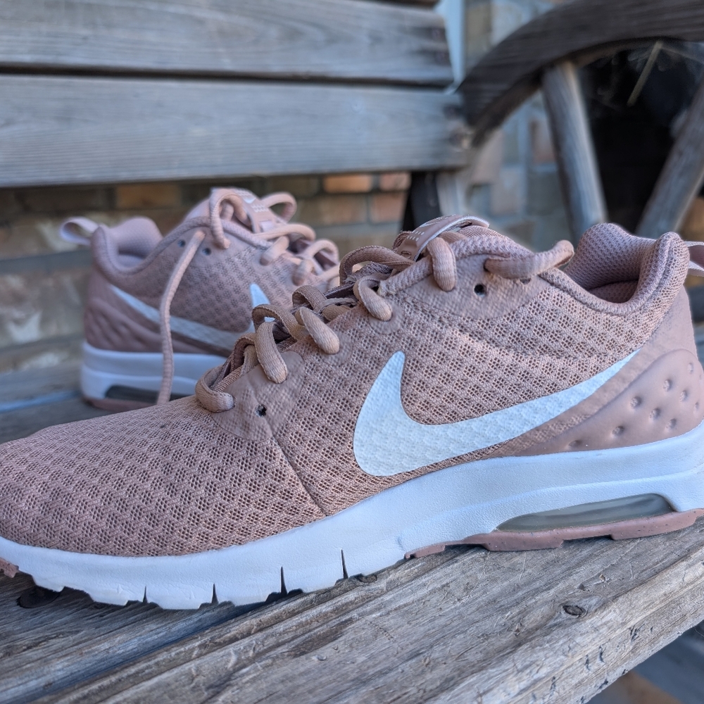 Nike Air Max Motion Particle Pink Size 6.5 Women